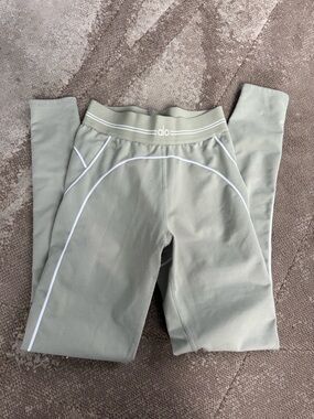 ALO yoga mint green legging